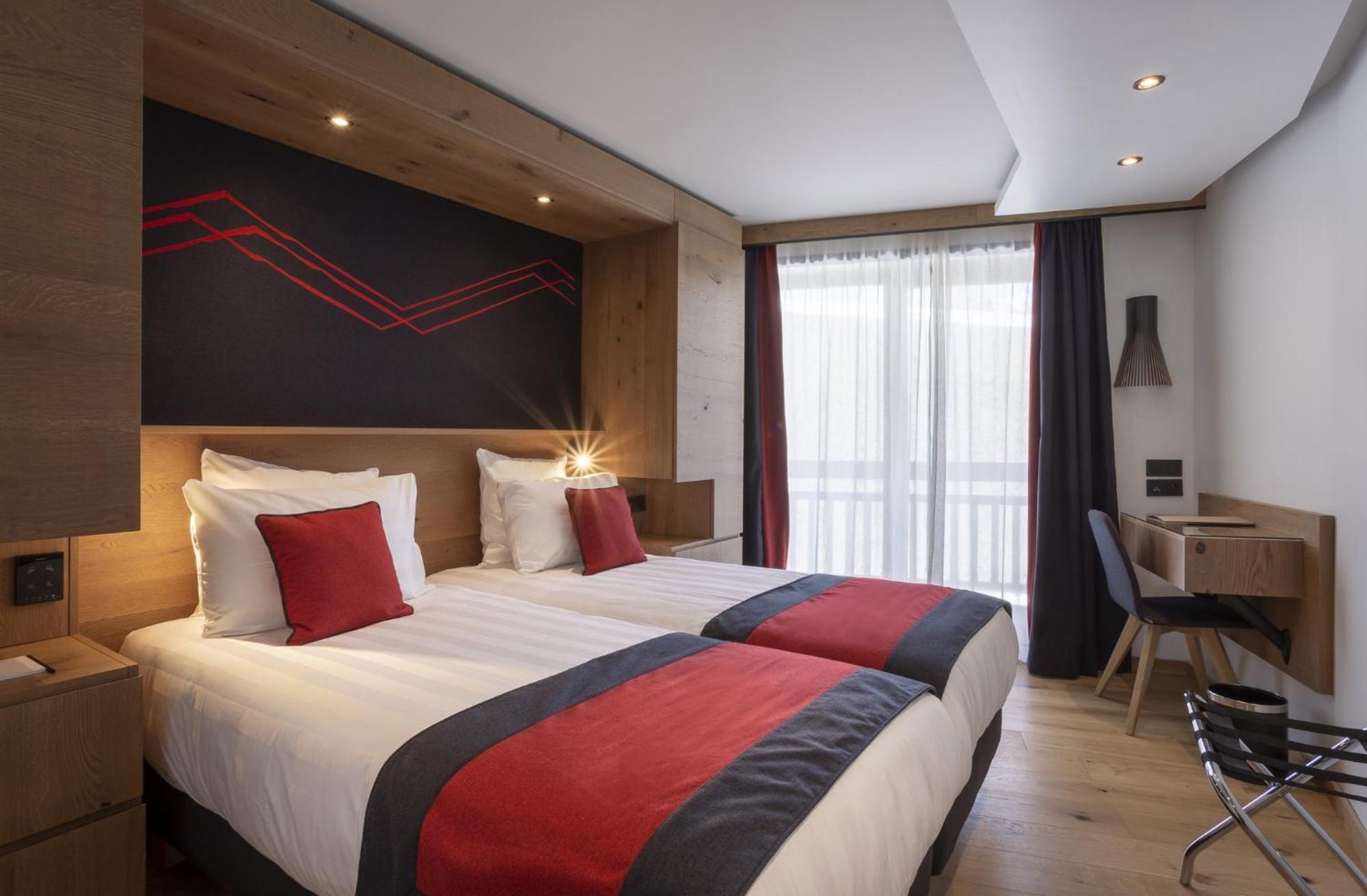 Hotel Alparena & Spa - 4 Etoiles 라로지에르 외부 사진